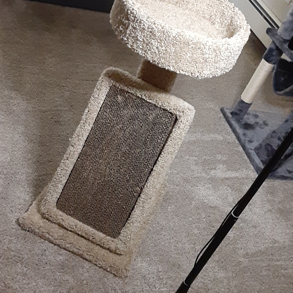 Cat tree